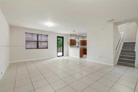 Villa ou maison à vendre à Cutler Bay, Floride: 4 chambres № 935771 - photo 12