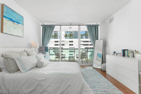 Condo in Miami, Florida, 1 bedroom  № 991135 - photo 14