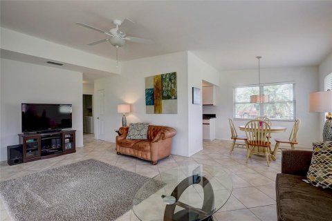 Купить виллу или дом в Нокомис, Флорида 10 комнат, 142.05м2, № 689236 - фото 13