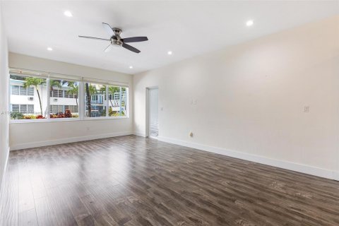 Copropriété à vendre à Miami Beach, Floride: 1 chambre, 69.68 m2 № 1316369 - photo 13