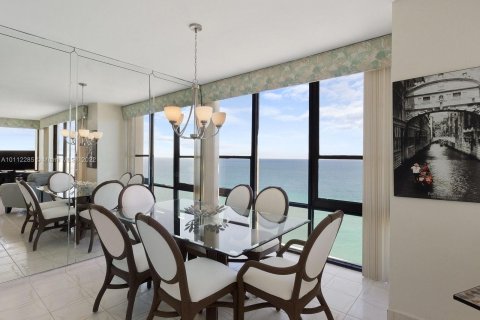 Copropriété à louer à Hollywood, Floride: 2 chambres, 124.49 m2 № 7054 - photo 5