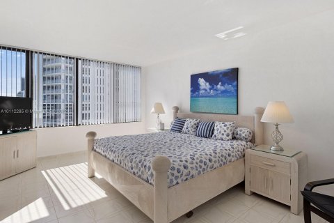 Condominio en alquiler en Hollywood, Florida, 2 dormitorios, 124.49 m2 № 7054 - foto 17