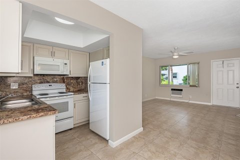 Купить коммерческую недвижимость в Лайтхаус-Пойнт, Флорида № 786458 - фото 14