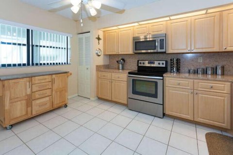Condominio en venta en Palm Beach Gardens, Florida, 2 dormitorios, 115.66 m2 № 1222634 - foto 28