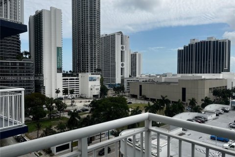 Condo in Miami, Florida, 2 bedrooms  № 1102413 - photo 18