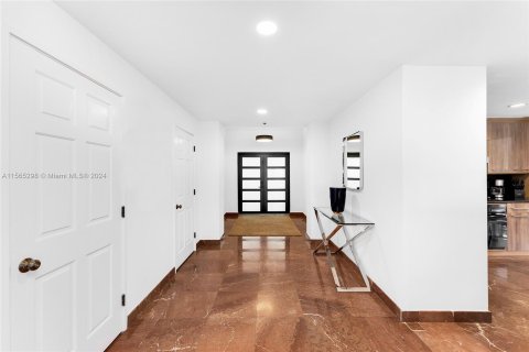 Copropriété à vendre à Miami Beach, Floride: 3 chambres, 254.92 m2 № 1102513 - photo 18