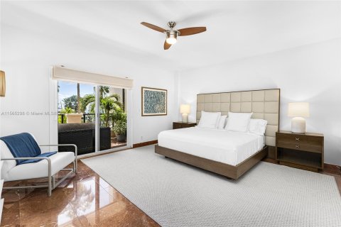 Condo in Miami Beach, Florida, 3 bedrooms  № 1102513 - photo 20