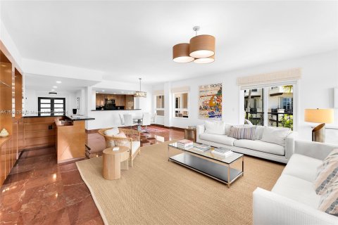 Condo in Miami Beach, Florida, 3 bedrooms  № 1102513 - photo 8