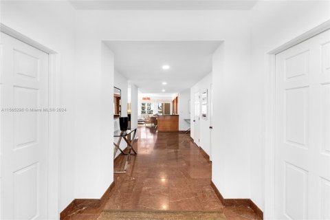 Copropriété à vendre à Miami Beach, Floride: 3 chambres, 254.92 m2 № 1102513 - photo 28