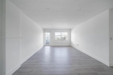 Copropriété à vendre à Miami Beach, Floride: 1 chambre, 73.58 m2 № 1399945 - photo 2