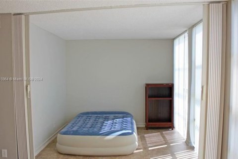 Condominio en venta en Hallandale Beach, Florida, 2 dormitorios, 85.84 m2 № 1176142 - foto 20