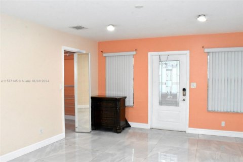 Casa en venta en Miramar, Florida, 4 dormitorios, 143.81 m2 № 1176147 - foto 14
