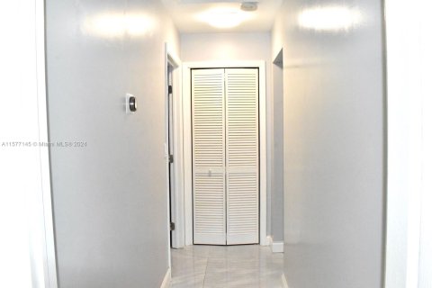 Casa en venta en Miramar, Florida, 4 dormitorios, 143.81 m2 № 1176147 - foto 19
