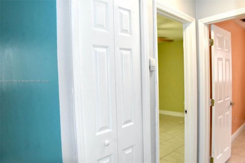 Casa en venta en Miramar, Florida, 4 dormitorios, 143.81 m2 № 1176147 - foto 29