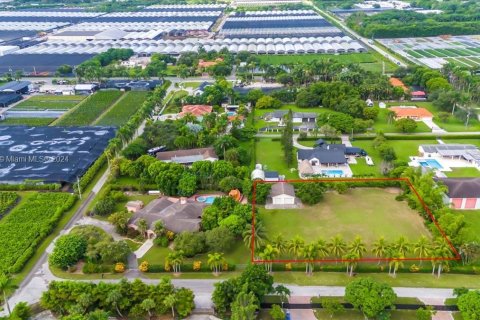 Terreno en venta en Miami, Florida № 1318816 - foto 1