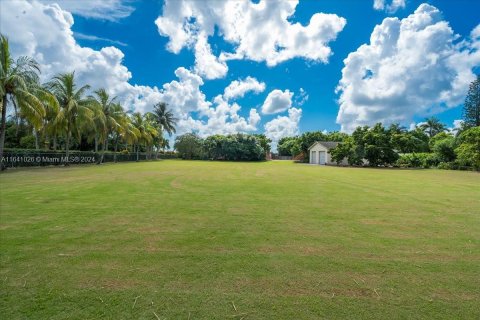 Terreno en venta en Miami, Florida № 1318816 - foto 2