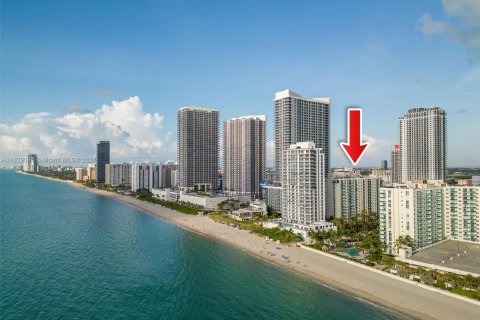 Condominio en venta en Hollywood, Florida, 1 dormitorio, 84.08 m2 № 1269070 - foto 16