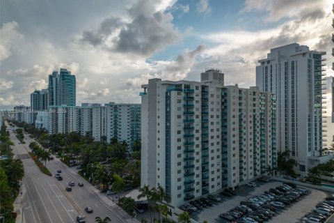 Copropriété à vendre à Hollywood, Floride: 1 chambre, 84.08 m2 № 1269070 - photo 28