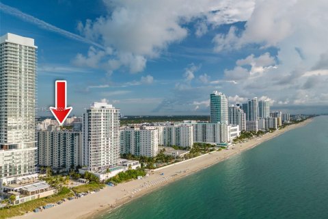 Condominio en venta en Hollywood, Florida, 1 dormitorio, 84.08 m2 № 1269070 - foto 18