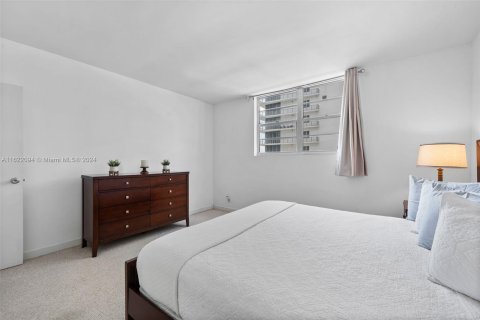 Condo in Hollywood, Florida, 1 bedroom  № 1269070 - photo 9