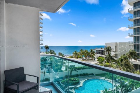 Copropriété à vendre à Hollywood, Floride: 1 chambre, 84.08 m2 № 1269070 - photo 1