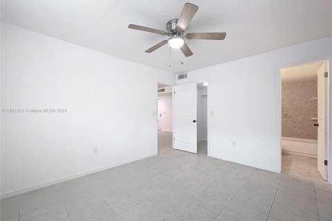 Condo in Lauderhill, Florida, 1 bedroom  № 1269131 - photo 17