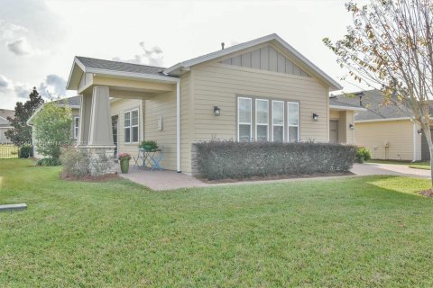 House in Ocala, Florida 2 bedrooms, 199.37 sq.m. № 912588 - photo 1