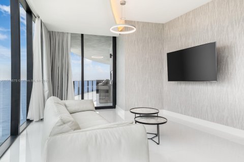 Condo in Sunny Isles Beach, Florida, 3 bedrooms  № 912587 - photo 9