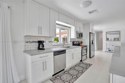 Villa ou maison à vendre à Fort Lauderdale, Floride: 4 chambres, 186.08 m2 № 1305505 - photo 7