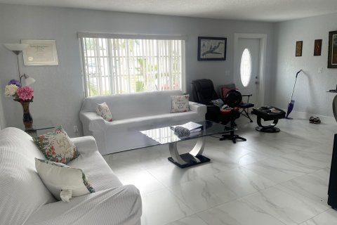 Villa ou maison à vendre à Boynton Beach, Floride: 2 chambres, 141.58 m2 № 723542 - photo 13