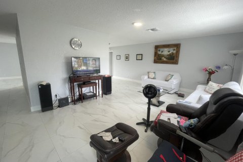 Villa ou maison à vendre à Boynton Beach, Floride: 2 chambres, 141.58 m2 № 723542 - photo 14