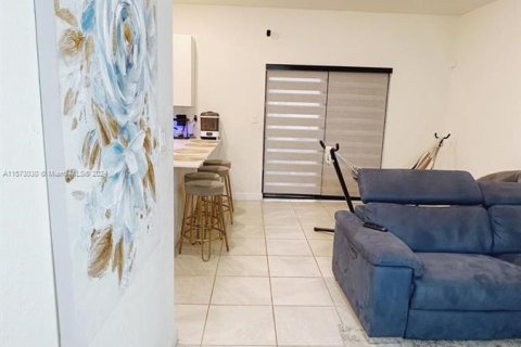 Townhouse in Hialeah, Florida 3 bedrooms, 153.29 sq.m. № 1134715 - photo 10