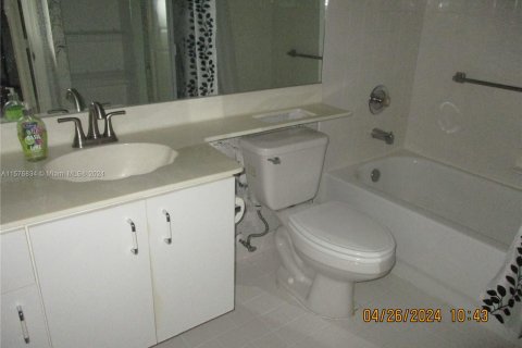 Condominio en venta en Tamarac, Florida, 3 dormitorios, 217.58 m2 № 1145694 - foto 15