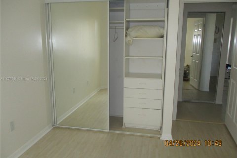 Купить кондоминиум в Тамарак, Флорида 6 комнат, 217.58м2, № 1145694 - фото 12