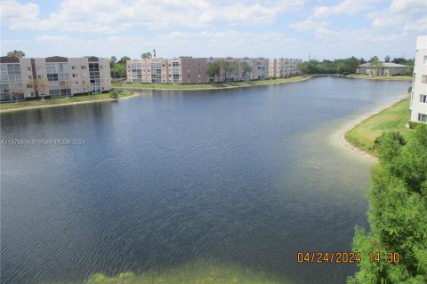 Condominio en venta en Tamarac, Florida, 3 dormitorios, 217.58 m2 № 1145694 - foto 17