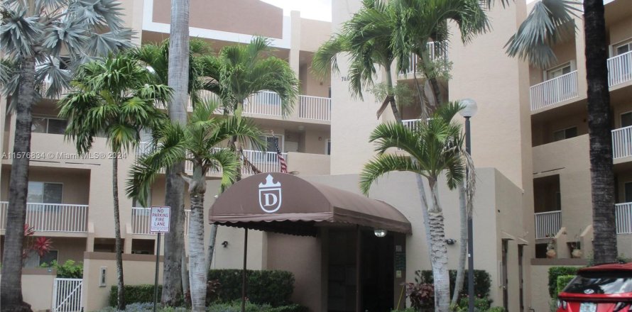 Condominio en Tamarac, Florida, 3 dormitorios  № 1145694