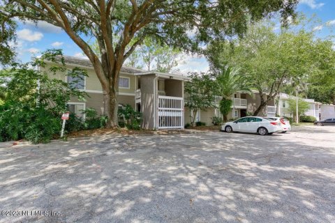 Copropriété à vendre à Jacksonville, Floride: 2 chambres, 121.7 m2 № 767488 - photo 2