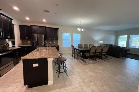 Casa en venta en Kissimmee, Florida, 5 dormitorios, 358.88 m2 № 843193 - foto 13