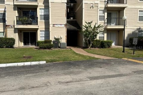 Condominio en venta en Orlando, Florida, 2 dormitorios, 80.27 m2 № 1143434 - foto 1