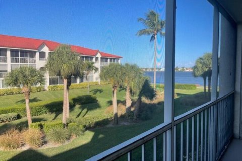 Condo in Hypoluxo, Florida, 2 bedrooms  № 927836 - photo 10