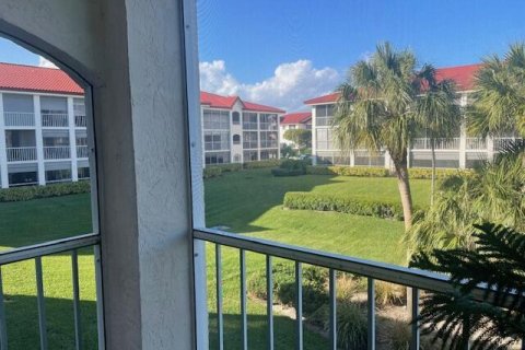 Condo in Hypoluxo, Florida, 2 bedrooms  № 927836 - photo 9