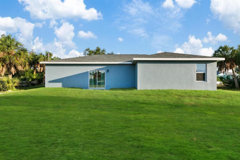 House in Port Charlotte, Florida 4 bedrooms, 151.99 sq.m. № 1366374 - photo 5