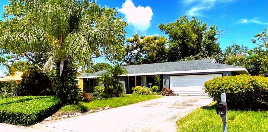 House in Vero Beach, Florida 3 bedrooms, 146.51 sq.m. № 1366372