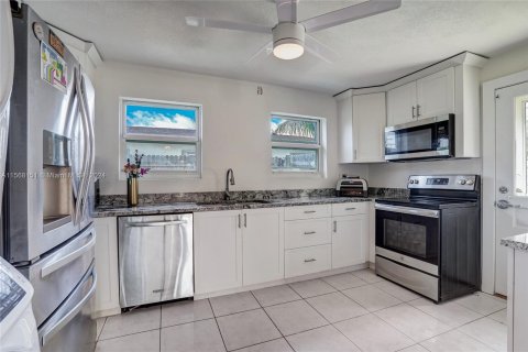 Casa en venta en Dania Beach, Florida, 3 dormitorios, 166.85 m2 № 1117067 - foto 5