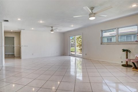 Villa ou maison à vendre à Dania Beach, Floride: 3 chambres, 166.85 m2 № 1117067 - photo 2