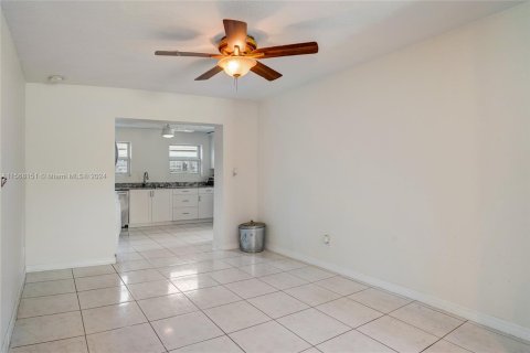 Casa en venta en Dania Beach, Florida, 3 dormitorios, 166.85 m2 № 1117067 - foto 4