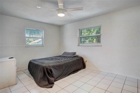 House in Dania Beach, Florida 3 bedrooms, 166.85 sq.m. № 1117067 - photo 11