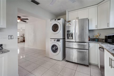 Casa en venta en Dania Beach, Florida, 3 dormitorios, 166.85 m2 № 1117067 - foto 7