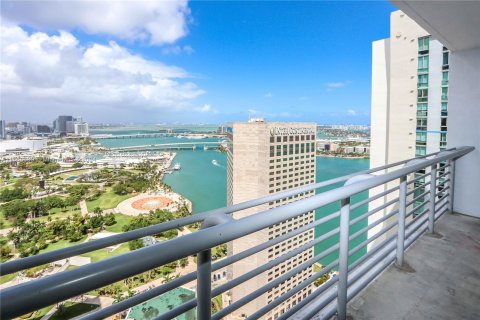 Condominio en venta en Miami, Florida, 1 dormitorio, 78.6 m2 № 1117062 - foto 2