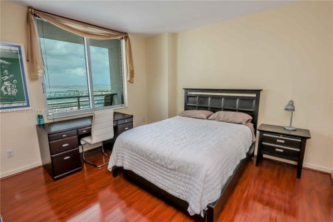 Condominio en venta en Miami, Florida, 1 dormitorio, 78.6 m2 № 1117062 - foto 19